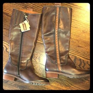 Pikolinos western style knee high boots